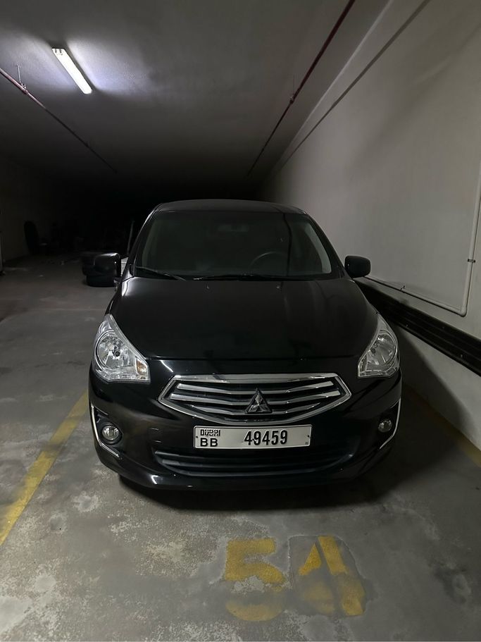 Подержанный Mitsubishi Mirage VI Рестайлинг 2, 1.2 л, 2020 в Дубае Черный цвет.  | AUTO.AE