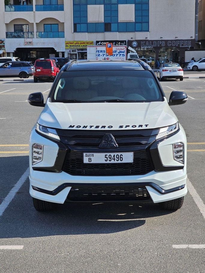 Mitsubishi Montero Sport III Рестайлинг, 2023 внедорожник 5 дв.  класса в Дубае от Princess белый цвет | AUTO.AE