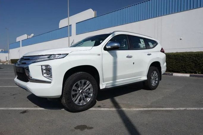 Новый Mitsubishi Montero Sport III Рестайлинг, 3.0 л, 2022 в Дубае от High Line Auto Белый цвет. GCC | AUTO.AE