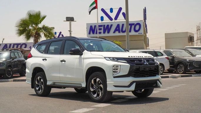 جديدة Mitsubishi Montero Sport ثالثاً شد الوجه, 3.0 l, 2025 في في دبي من NEW AUTO FZCO، اللون أبيض. مواصفات الخليج | AUTO.AE