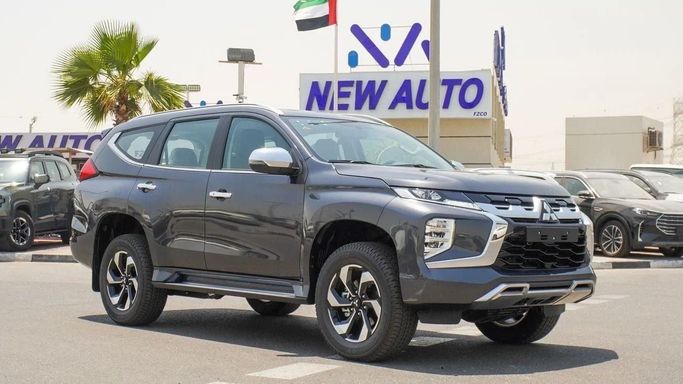 جديدة Mitsubishi Montero Sport ثالثاً شد الوجه, 3.0 l, 2025 في في دبي من NEW AUTO FZCO، اللون رمادي. مواصفات الخليج | AUTO.AE