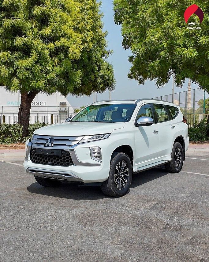 مستعملة Mitsubishi Montero Sport ثالثاً فيس ليفت, 3.0 l, 2022 في في دبي من Tamilan Specialized Vehicles Trading LLC، اللون أبيض.  | AUTO.AE