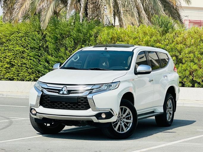 مستعملة Mitsubishi Montero Sport ثالثاً فيس ليفت, 3.0 l, 2019 في في دبي من KARGAL USED CARS، اللون أبيض. مواصفات الخليج | AUTO.AE | إعلان #239799