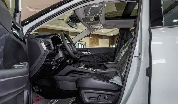 Новый Mitsubishi Outlander IV, 2.5 л, 2024 в Дубае от High Line Auto Белый цвет. Other | AUTO.AE