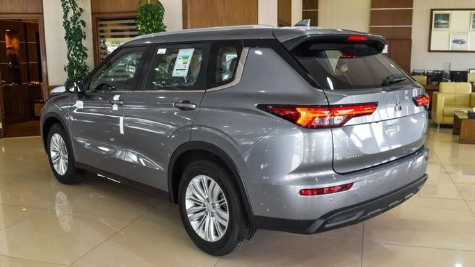Новый Mitsubishi Outlander IV, 2.5 л, 2024 в Дубае от High Line Auto Серый цвет. GCC | AUTO.AE
