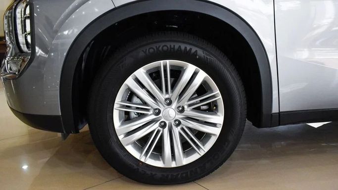 Новый Mitsubishi Outlander IV, 2.5 л, 2024 в Дубае от High Line Auto Серебристый цвет. GCC | AUTO.AE