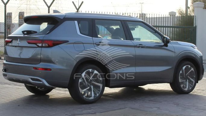 Новый Mitsubishi Outlander IV, 2.5 л, 2023 в Дубае от Falcons GT Motors FZCO Серебристый цвет. Other | AUTO.AE