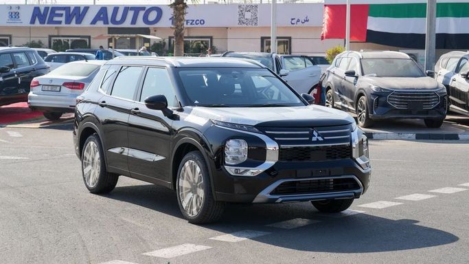Новый Mitsubishi Outlander IV, 1.5 л, 2026 в Дубае от NEW AUTO FZCO Черный цвет. GCC | AUTO.AE