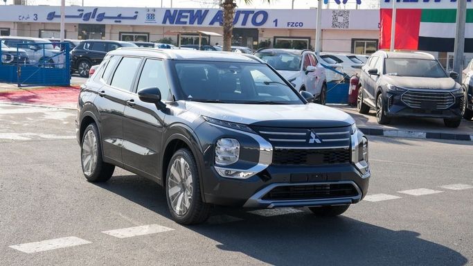 Новый Mitsubishi Outlander IV, 1.5 л, 2026 в Дубае от NEW AUTO FZCO Серый цвет. GCC | AUTO.AE