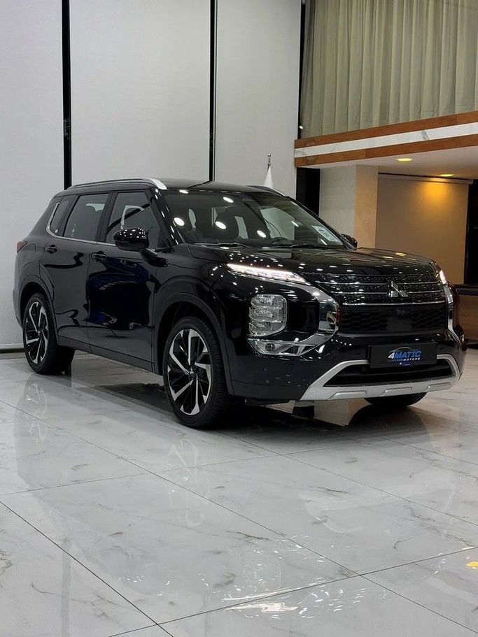 Новый Mitsubishi Outlander IV, 2.5 л, 2025 в Дубае от 4 Matic Motors Черный цвет. GCC | AUTO.AE