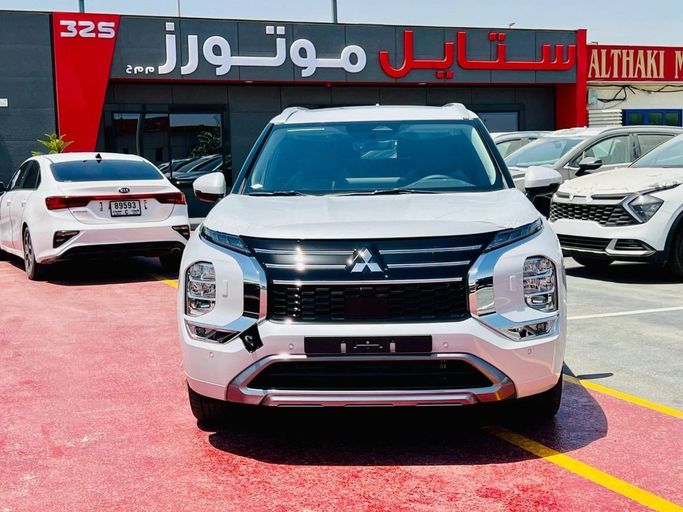 جديدة Mitsubishi Outlander رابعاً, 2.5 l, 2026 في في دبي من STYLE MOTORS FZE، اللون أبيض. مواصفات الخليج | AUTO.AE | إعلان #256857