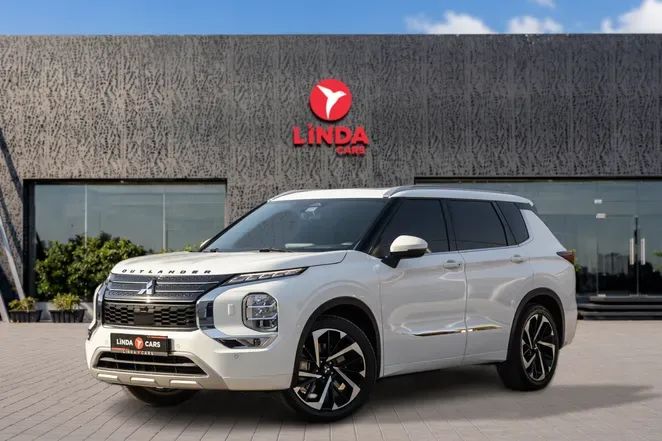 مستعملة Mitsubishi Outlander رابعاً, 2.5 l, 2023 في في دبي من Linda Cars، اللون أبيض. مواصفات الخليج | AUTO.AE | إعلان #263832