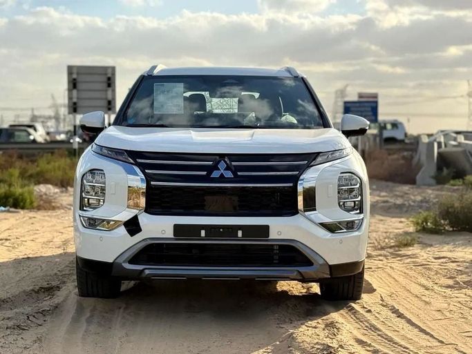 Новый Mitsubishi Outlander IV, 2.5 л, 2026 в ОАЭ, Дубай от Atlantis Motors FZE Белый цвет. GCC | AUTO.AE | Объявление #266322