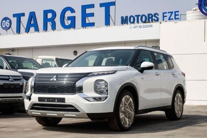 New Mitsubishi Outlander IV Facelift, 2.5 l, 2023 in Dubai by TARGET MOTORS FZE, White color. GCC Specs | AUTO.AE | Listing #270131