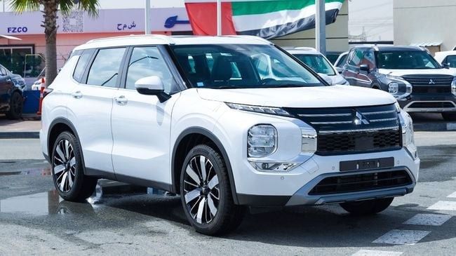 New ⁦Mitsubishi Outlander IV, 2.5 l, 2026⁩ in UAE, Dubai by NEW AUTO FZCO, White color. GCC Specs | AUTO.AE | Listing #289600