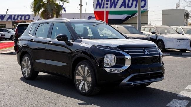 جديدة ⁦Mitsubishi Outlander رابعاً، 2.5 l، 2026⁩ في في الإمارات, دبي من NEW AUTO FZCO، اللون أسود. مواصفات الخليج | AUTO.AE | إعلان #289639