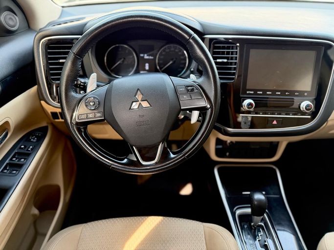 مستعملة Mitsubishi Outlander ثالثاً فيس ليفت 3، 3.0 لتر، 2023 في الإمارات، دبي من HIGHLAND CARZ، اللون فضي. مواصفات الخليج | AUTO.AE | إعلان #296020 — صورة 11 من 17