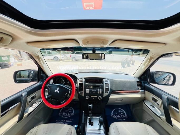 Used Mitsubishi Pajero IV Facelift 2, 3.5 l, 2015 in Dubai by Alhamd Motors, Black color. GCC Specs | AUTO.AE