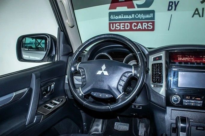 Подержанный Mitsubishi Pajero IV Рестайлинг 2, 3.5 л, 2019 в Дубае от AG Motors Серебристый цвет. GCC | AUTO.AE