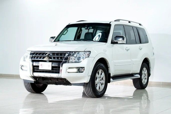 Подержанный Mitsubishi Pajero IV Рестайлинг 2, 3.0 л, 2022 в Дубае от AG Motors Белый цвет. GCC | AUTO.AE