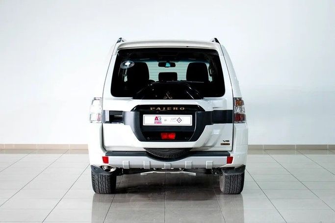 Подержанный Mitsubishi Pajero IV Рестайлинг 2, 3.0 л, 2022 в Дубае от AG Motors Белый цвет. GCC | AUTO.AE