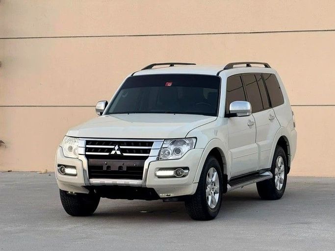 Подержанный Mitsubishi Pajero IV Рестайлинг 2, 3.0 л, 2017 в Дубае от Abdo Al Muthanna Used Cars Белый цвет. GCC | AUTO.AE