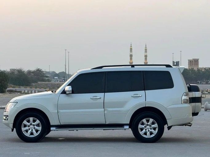 Подержанный Mitsubishi Pajero IV Рестайлинг 2, 3.0 л, 2017 в Дубае от Abdo Al Muthanna Used Cars Белый цвет. GCC | AUTO.AE
