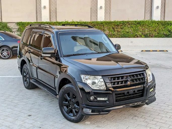 Подержанный Mitsubishi Pajero IV Рестайлинг 2, 3.5 л, 2016 в Дубае от NEW ABU TAJ MOTORS Черный цвет. GCC | AUTO.AE