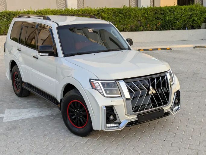 مستعملة Mitsubishi Pajero عملية فيس ليفت IV 2, 3.5 l, 2015 في في دبي من NEW ABU TAJ MOTORS، اللون أبيض. مواصفات الخليج | AUTO.AE | إعلان #262652