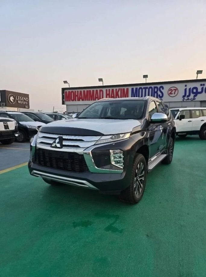 New Mitsubishi Pajero Sport III Facelift, 3.0 l, 2023 in Dubai by Mohamed Hakim Motors, Black color. GCC Specs | AUTO.AE