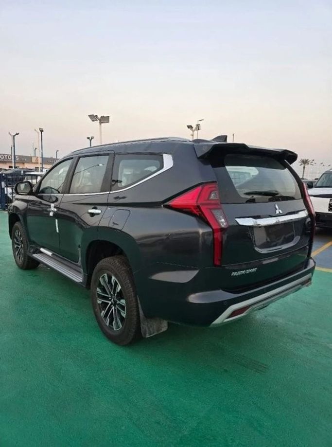 New Mitsubishi Pajero Sport III Facelift, 3.0 l, 2023 in Dubai by Mohamed Hakim Motors, Black color. GCC Specs | AUTO.AE