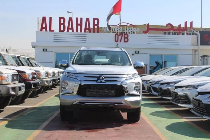 جديدة Mitsubishi Pajero Sport ثالثاً شد الوجه, 2.4 l, 2023 في في دبي من AL BAHAR MOTORS FZE، اللون فضي.  | AUTO.AE