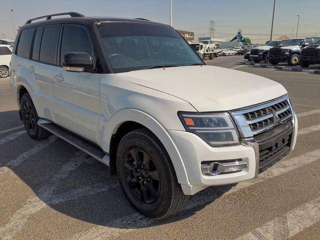 مستعملة Mitsubishi Pajero Sport ثالثاً شد الوجه, 2.4 l, 2021 في في دبي من SONDOS MOTORS FZE، اللون أبيض. أخرى | AUTO.AE