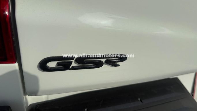 Подержанный Mitsubishi Triton V Рестайлинг, 2.4 л, 2023 в Дубае от Alhamd Motors Белый цвет. Other | AUTO.AE