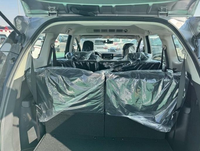 Новый Mitsubishi Xpander I Рестайлинг, 1.5 л, 2024 в Дубае от Mohamed Hakim Motors Серебристый цвет. GCC | AUTO.AE