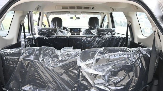 جديدة Mitsubishi Xpander أنا شد الوجه, 1.5 l, 2024 في في دبي من AYT Motors، اللون فضي. أخرى | AUTO.AE