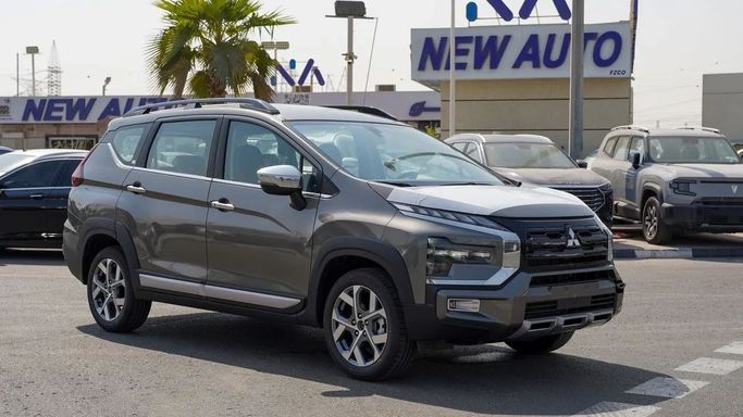 جديدة Mitsubishi Xpander أنا شد الوجه, 1.5 l, 2025 في في دبي من NEW AUTO FZCO، اللون رمادي. مواصفات الخليج | AUTO.AE