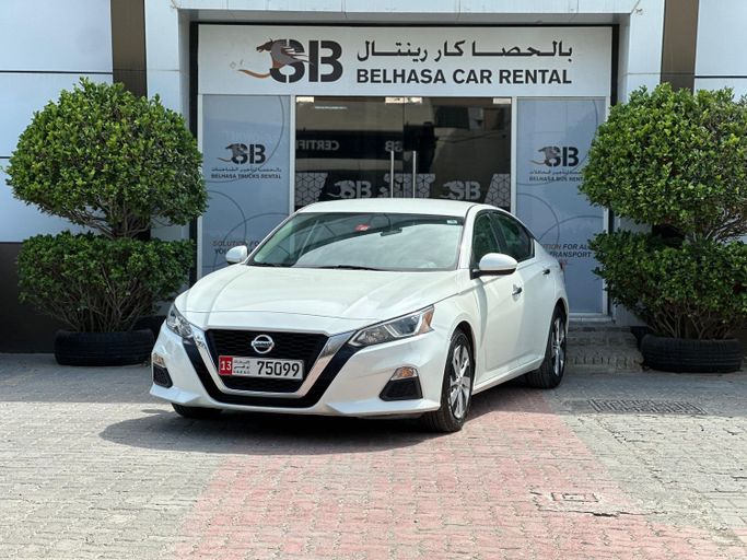 Nissan Altima VI (L34), 2021 седан  класса в Дубае от Balhasa Car Rental  белый цвет | AUTO.AE | Объявление #1855