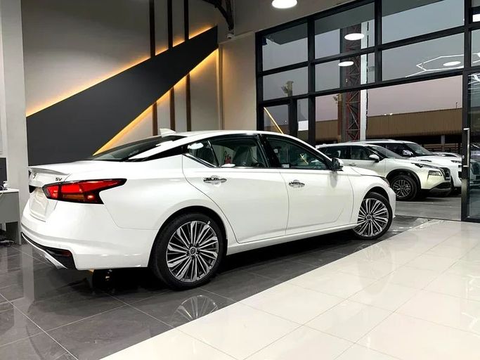 Новый Nissan Altima VI (L34) Рестайлинг, 2.5 л, 2025 в Дубае от BANIYAS CARS SHOWROOM Белый цвет. GCC | AUTO.AE