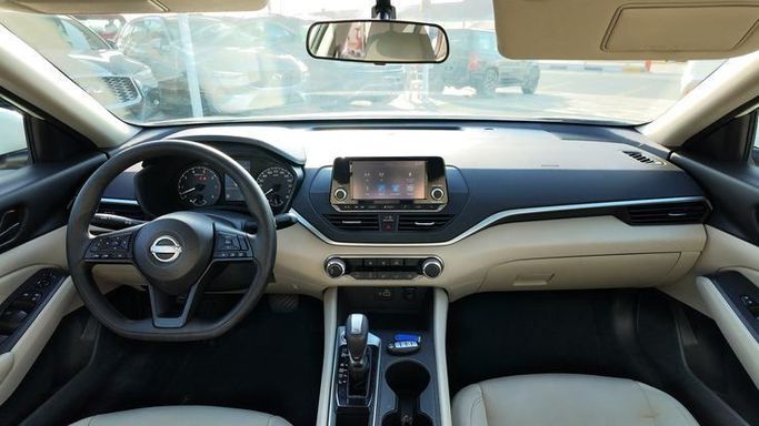 Used Nissan Altima VI (L34) Facelift, 2.5 l, 2023 in Dubai by Cariva Used Cars , White color. GCC Specs | AUTO.AE