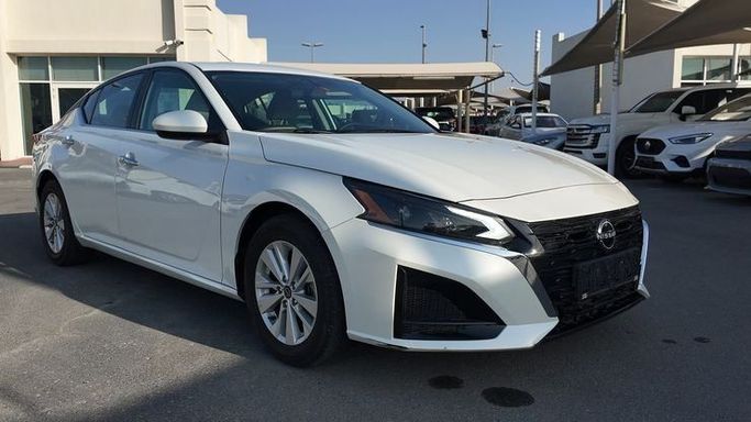 Used Nissan Altima VI (L34) Facelift, 2.5 l, 2023 in Dubai by Cariva Used Cars , White color. GCC Specs | AUTO.AE