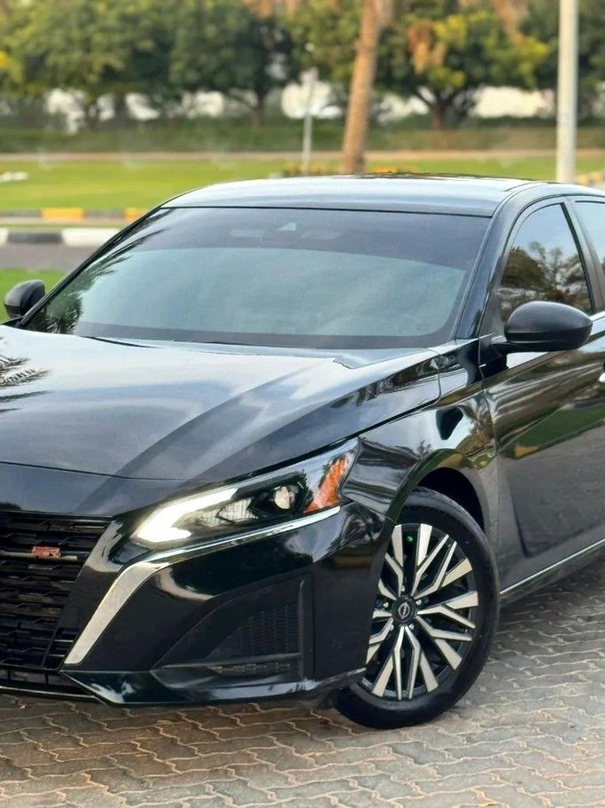 Подержанный Nissan Altima VI (L34) Рестайлинг, 2.5 л, 2024 в Дубае от Abdo Al Muthanna Used Cars Черный цвет. Американская | AUTO.AE