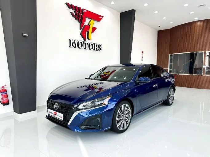مستعملة Nissan Altima شد الوجه السادس (L34), 2.5 l, 2024 في في دبي من F1 Motors، اللون أزرق. مواصفات الخليج | AUTO.AE