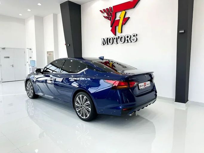 مستعملة Nissan Altima شد الوجه السادس (L34), 2.5 l, 2024 في في دبي من F1 Motors، اللون أزرق. مواصفات الخليج | AUTO.AE
