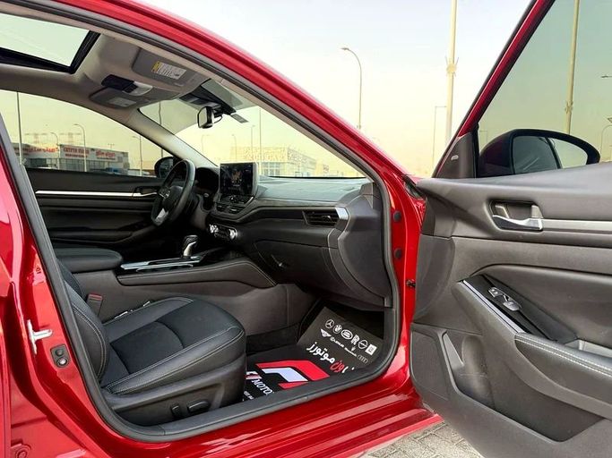 مستعملة Nissan Altima شد الوجه السادس (L34), 2.5 l, 2024 في في دبي من F1 Motors، اللون أحمر. مواصفات الخليج | AUTO.AE