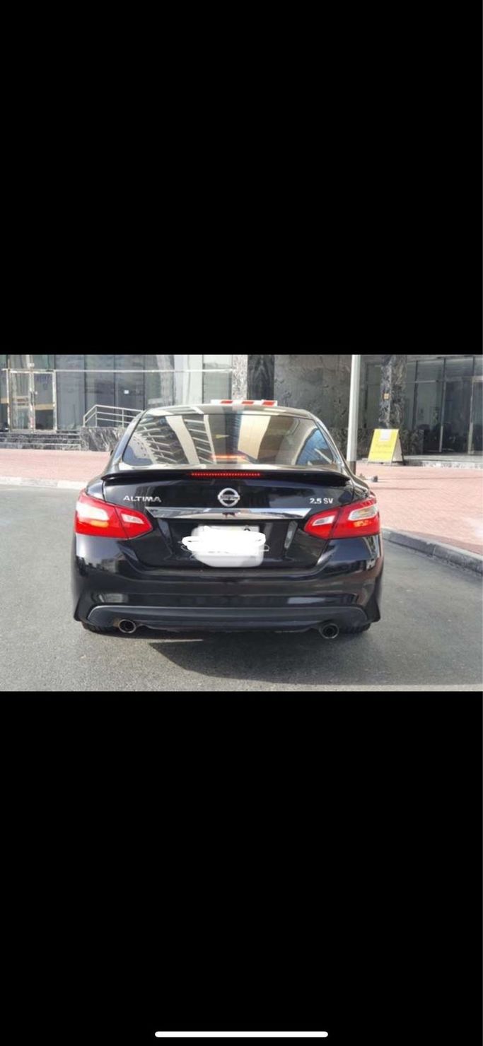 Подержанный Nissan Altima V (L33) Рестайлинг, 2.5 л, 2017 в Дубае Черный цвет. Американская | AUTO.AE