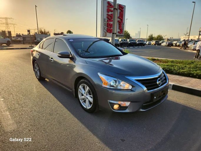 مستعملة Nissan Altima V (L33), 2.5 l, 2015 في في دبي من RIVER AUTO FZCO، اللون رمادي. المواصفات الكورية | AUTO.AE