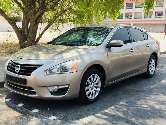 Подержанный Nissan Altima V (L33), 2.5 л, 2015 в Дубае от DEVA CARS Золотистый цвет. GCC | AUTO.AE