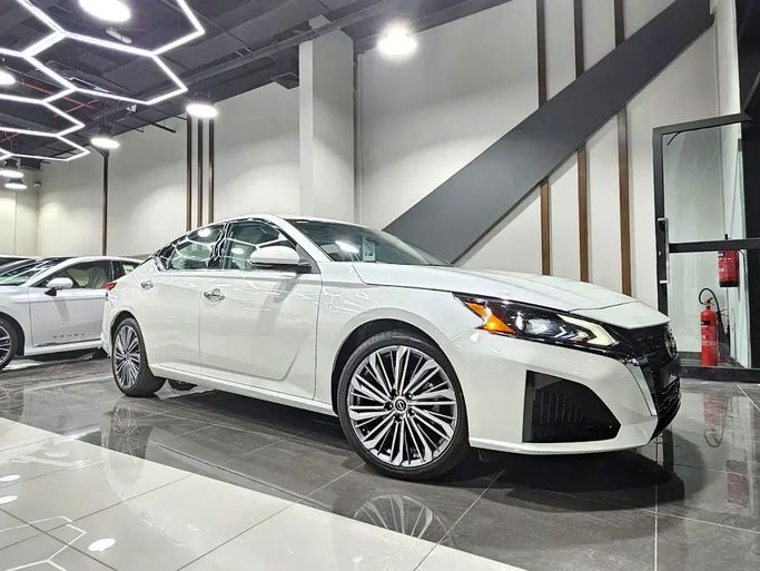 جديدة Nissan Altima فيس ليفت السادس (L34), 2.5 l, 2026 في في دبي من BANIYAS CARS SHOWROOM، اللون أبيض. مواصفات الخليج | AUTO.AE | إعلان #260838