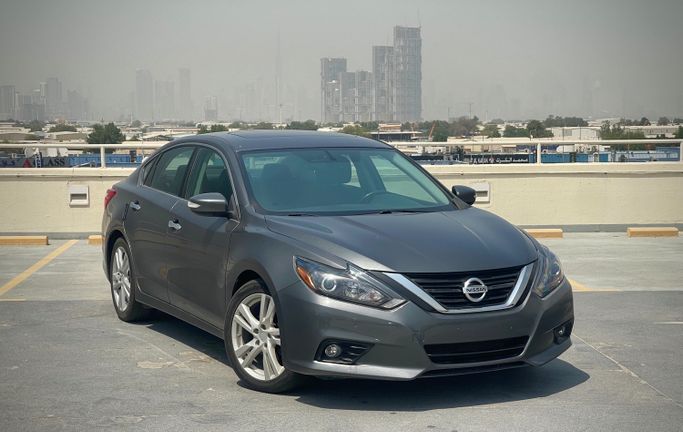 Used ⁦Nissan Altima V (L33) Facelift, 3.5 l, 2017⁩ in UAE, Dubai by Gulf Motors, Grey color. American Specs | AUTO.AE | Listing #290009